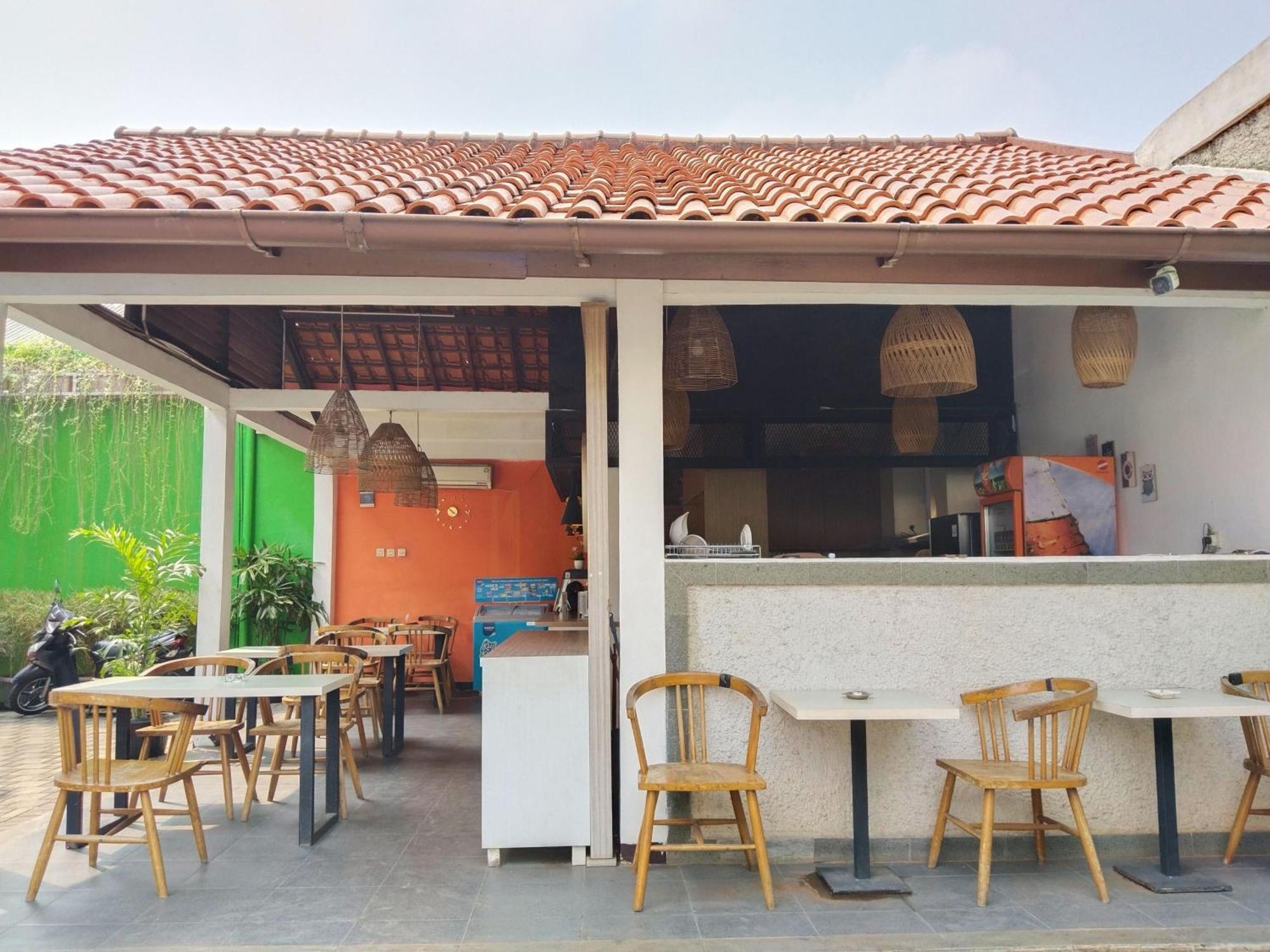Hotel Dejati House Bekasi Exterior foto